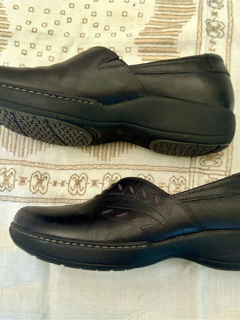 Dansko Black Leather Slip-On clogs never worn - Picture 5 of 7